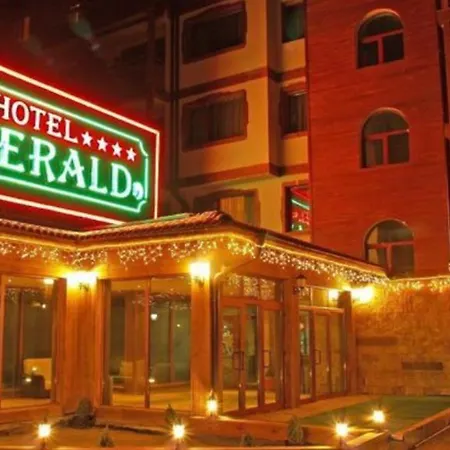 In Emerald * بانسكو
